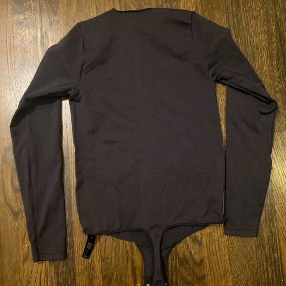 SKIMS Essential Smoothing Long-Sleeve Thong Bodysuit - Black S/M - Picture 5 of 6